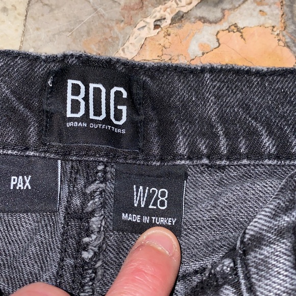 BDG super cute jean shorts - Picture 3 of 4